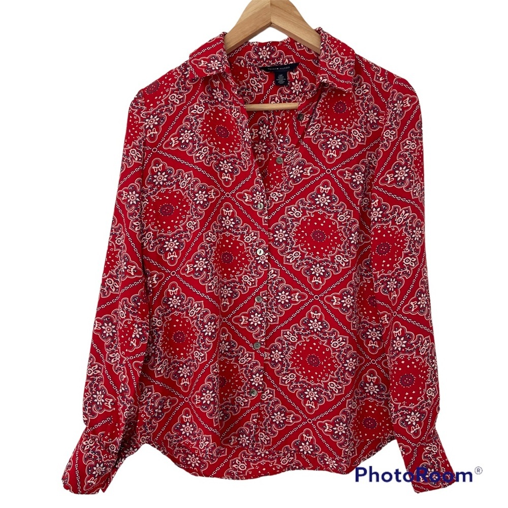 TOMMY HILFIGER RED/WHITE/NAVY PAISLEY PRINT 100% RAYON BUTTON DOWN TOP, SMALL